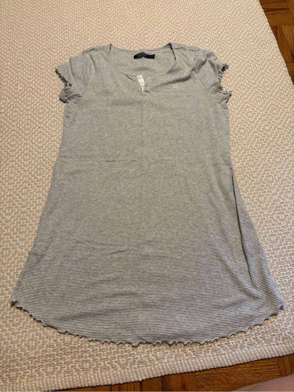 Lauren Ralph Lauren Light Gray and White Striped sleep night. medium